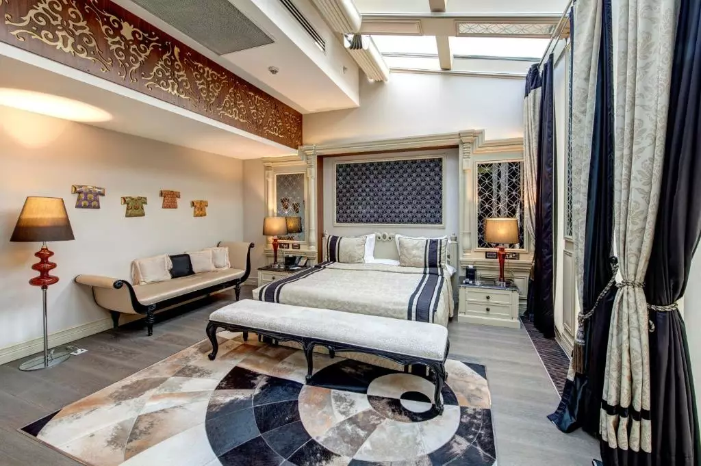 اتاق THE ELYSIUM